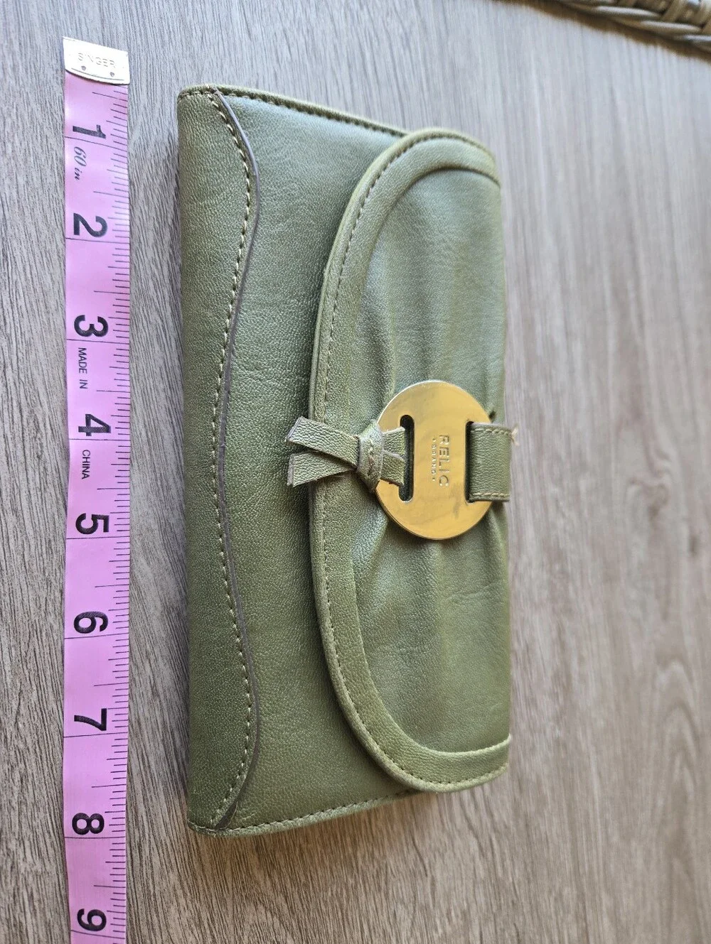 Relic Brand Olive Green Trifold Wallet Clutch Gold Hardware Vintage Y2K Boho